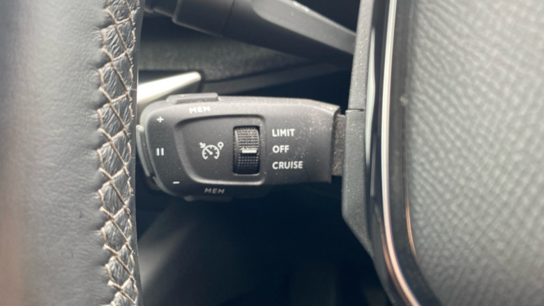 Peugeot 5008 1.2 PureTech Allure Premium+ 5dr Petrol Estate